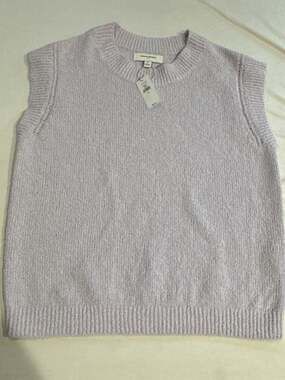 I668 Banana Republic Boucle Sweater Vest in Lavender